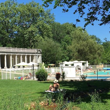 Camping 3 Etoiles - Piscine Chauffee - Vue Montagne سانت-غيرونز المظهر الخارجي الصورة