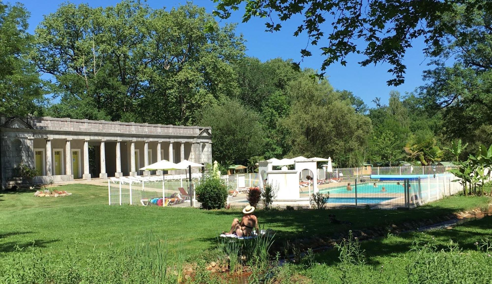 Camping 3 Etoiles - Piscine Chauffee - Vue Montagne سانت-غيرونز المظهر الخارجي الصورة