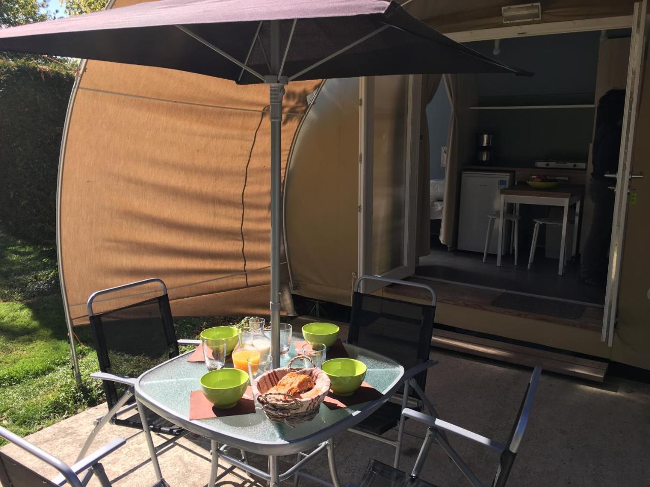 Camping 3 Etoiles - Piscine Chauffee - Vue Montagne سانت-غيرونز المظهر الخارجي الصورة