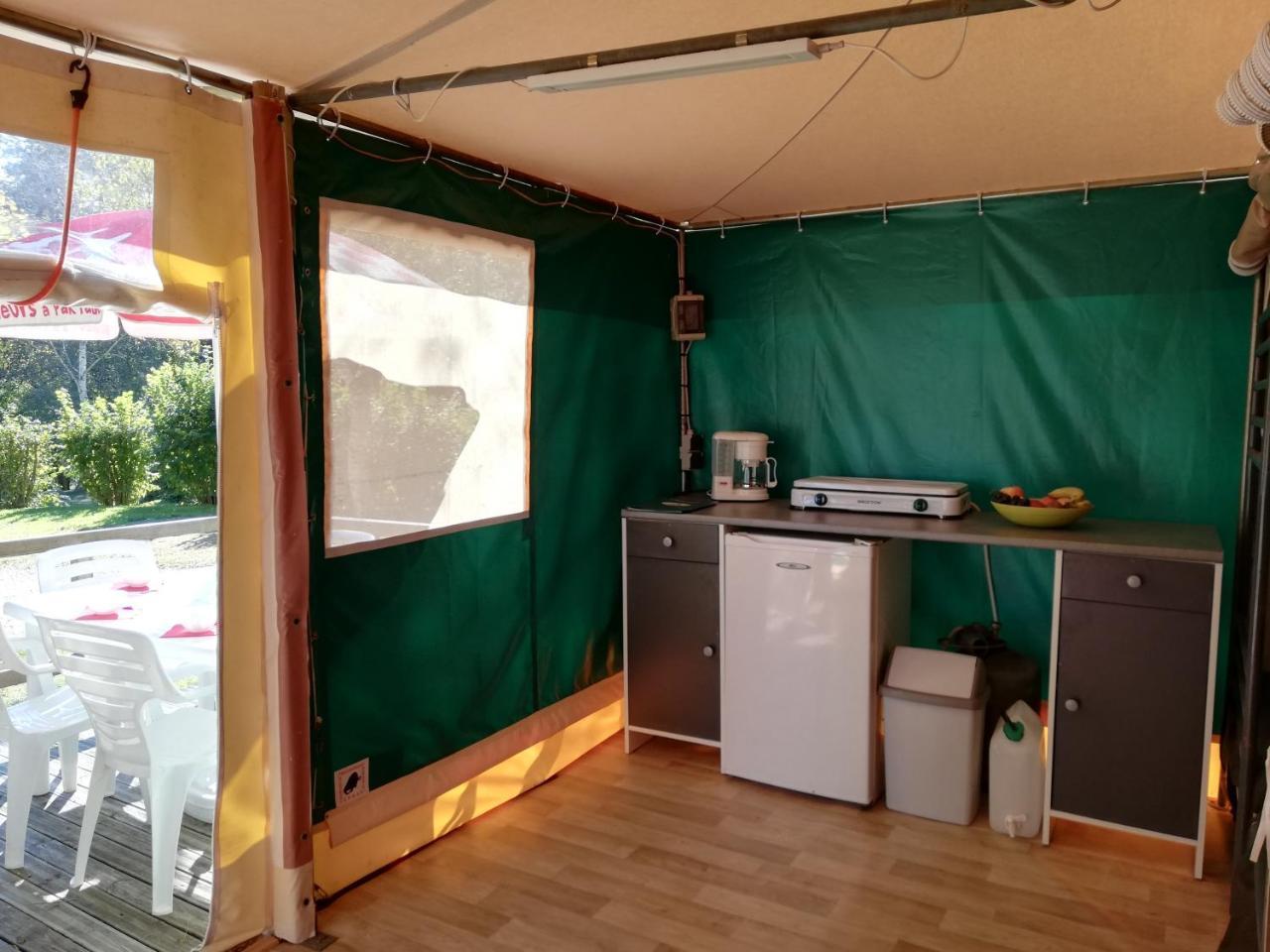 Camping 3 Etoiles - Piscine Chauffee - Vue Montagne سانت-غيرونز المظهر الخارجي الصورة