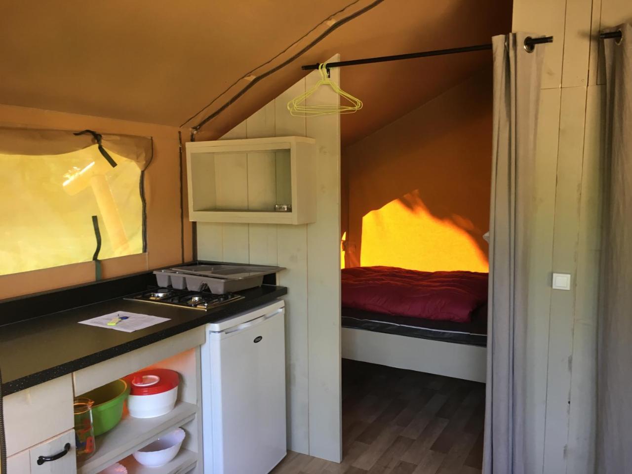 Camping 3 Etoiles - Piscine Chauffee - Vue Montagne سانت-غيرونز المظهر الخارجي الصورة